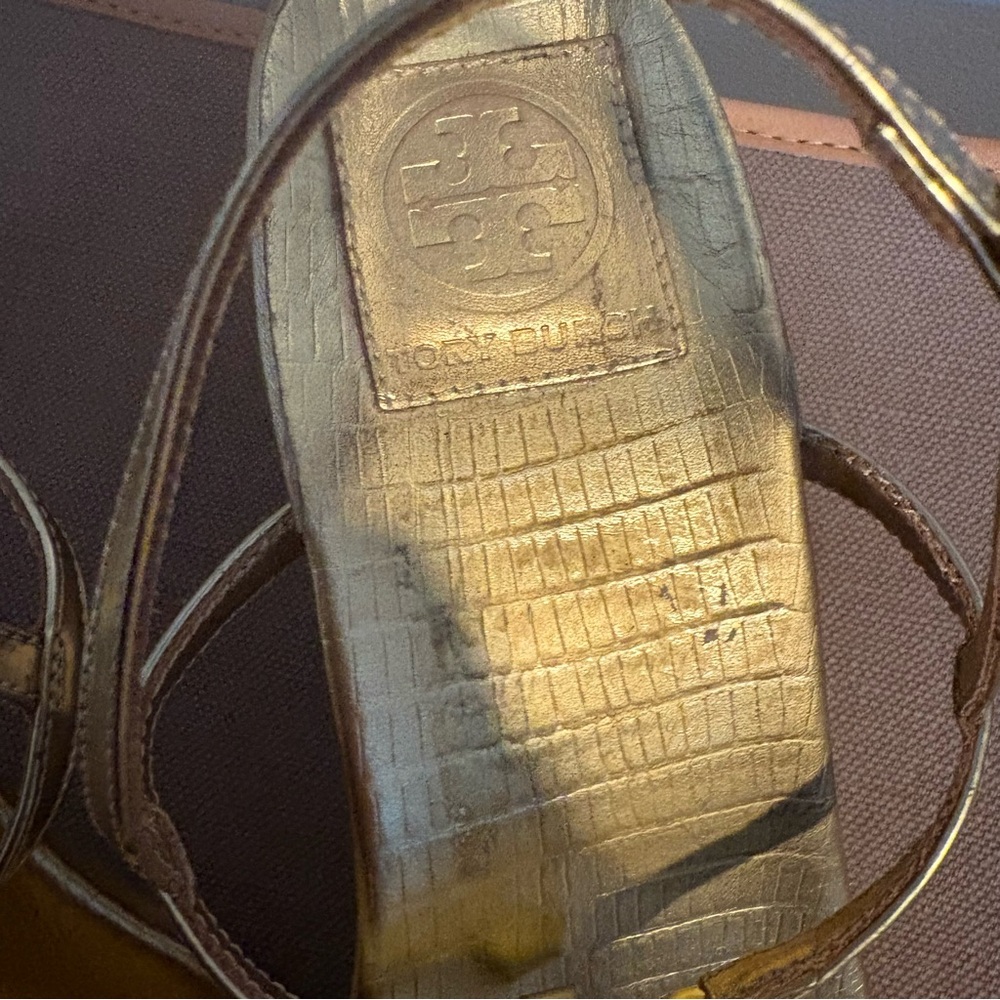 Tory Burch Gold Metallic Kitten Heels 10 Strappy - Picture 11 of 15
